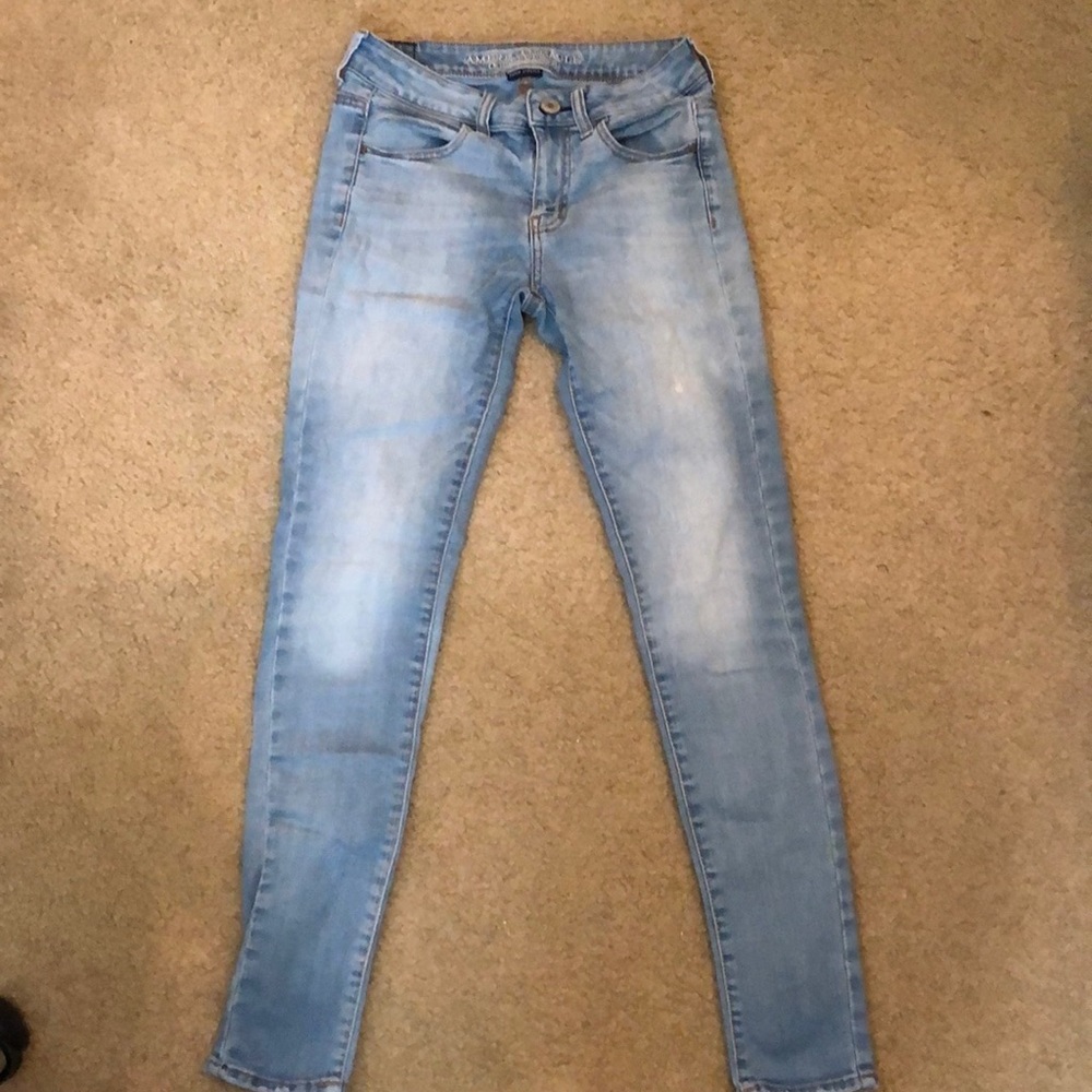 American Eagle light wash skinny jeans
